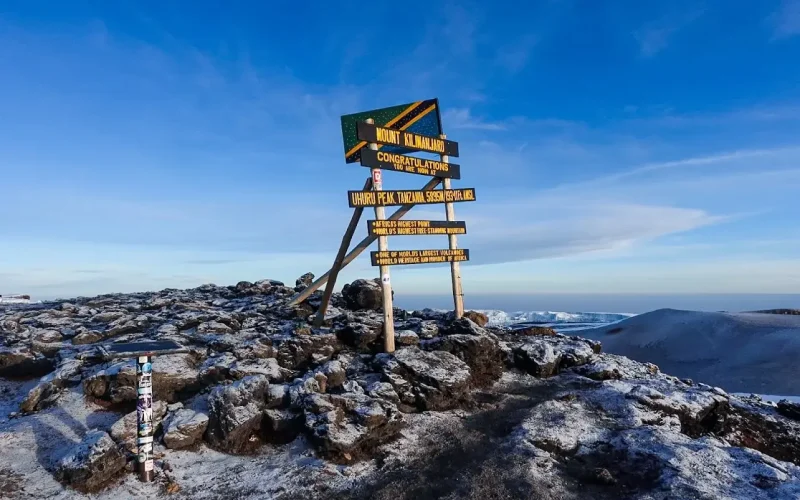 uhuru peak (1)